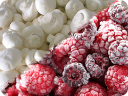 Замороженные грибы и ягоды